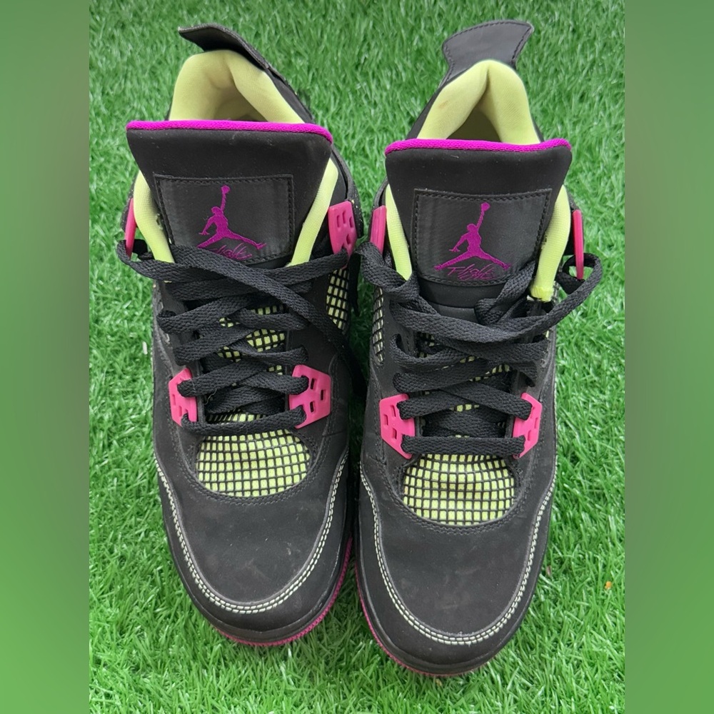 Jordan 4‎ Retro Kids/Mens
Fuschia (GS) Size 7.5Y